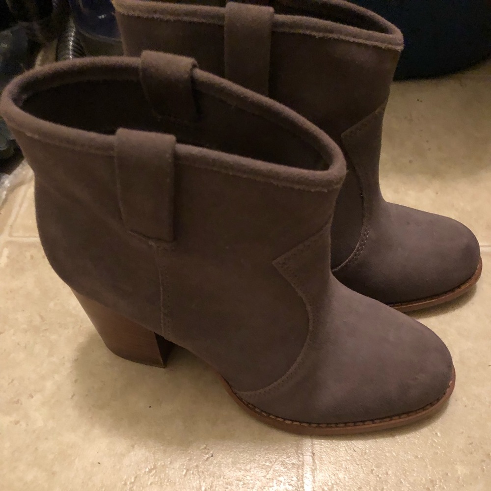 Splendid booties. Love!